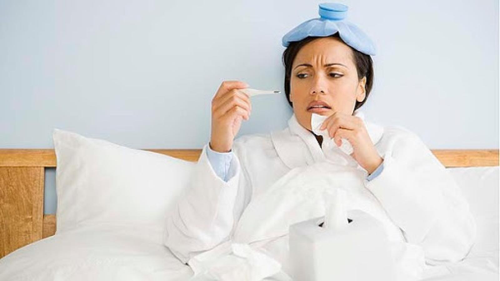 İşçinin Hastalığı ve Devamsızlığı: Hangi Durumlarda Derhal Fesih Yapılabilir?